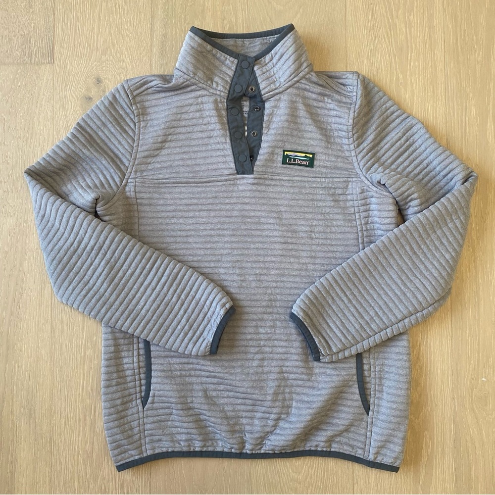 L.L. Bean Women's Light Gray Quilted Snap-Front Pullover